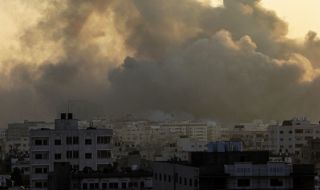 "Хамас" обвини САЩ и Джо Байдън за израелската атака над бежанския център в Газа