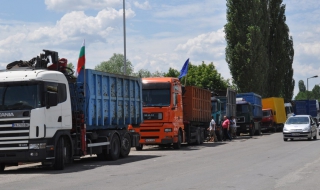 Партиите подкрепиха търговците на скрап