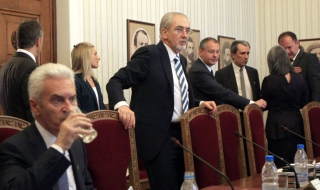 Лютви Местан: Президентът свали доверие от кабинета още на втората седмица (обновена)