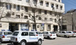 Дрогираният шофьор, блъснал три коли във Велико Търново, остава в ареста