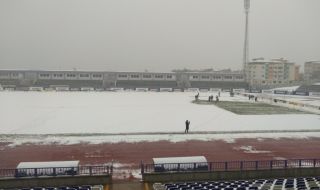 Снегът отложи мач от Втора лига заради снега, Етър - Царско село е под въпрос