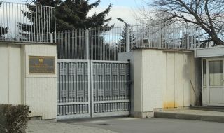 Руското посолство: България се присъедини към държавите, които прилагат към нас шантаж и рекет