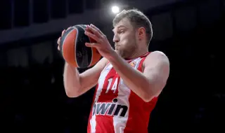 Агентът на Везенков атакува треньора на Сакраменто