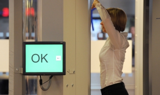 Германия отложи въвеждането на нов тип скенери по летищата