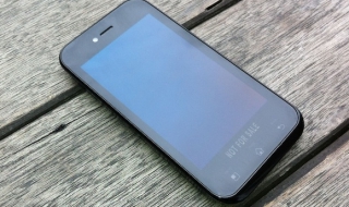 LG пуска смартфон със слънчена батерия