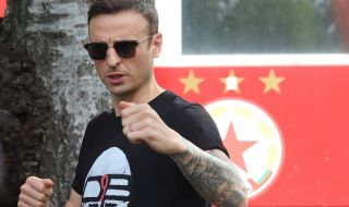 ЦСКА и куп отбори издигнаха Бербатов за президент на БФС 