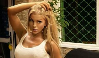 Емануела премина в отбора на блондинките (СНИМКА)