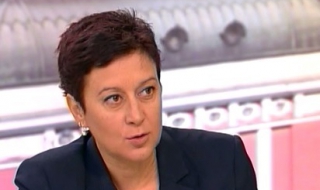 Цонева: Орешарски лъже, протестите срещу Пеевски не са стимулирани