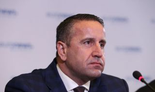 Георги Харизанов: Трябват нови избори, черният лебед плува наоколо и скоро ще се появи