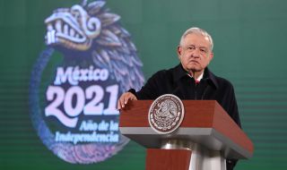 Държавният глава на Мексико помолил Тръмп да помилва Асандж