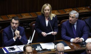 Джорджа Мелони изнесе дебютната си програмна реч пред парламента като премиер на Италия 