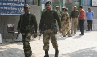 Осем мъже арестувани в Индия за брутално групово изнасилване