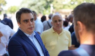 Асен Василев: Към 31 юли бюджетът беше в излишък, Велкова го знае много добре