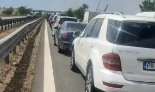 Лияна Панделиева: Голяма забава е пътуването срещу летния трафик, честно ви казвам!