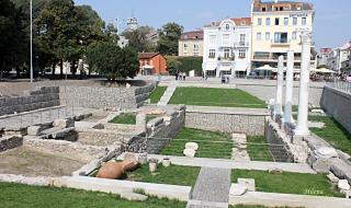 Пловдив: Действащ реновиран площад без Акт 16