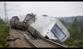 Landslide derails 185-passenger train in southwest Germany 