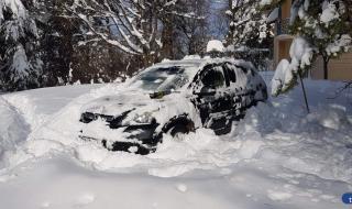 Четири семейства в Дедово отделени от света заради снега