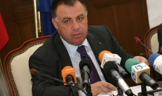 Найденов: Големите заменки са докладвани на Калфин