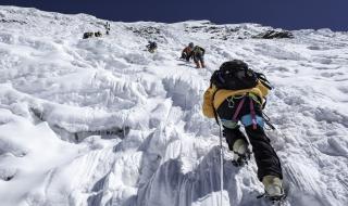 Алпинисти загинаха в Непал