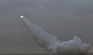 Пхенян: Тествахме най-новата ни междуконтинантална балистична ракета "Хвасонг-18"