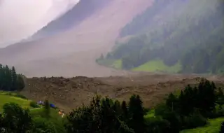 Ледник отнесе швейцарско село