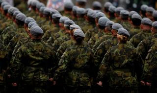 Американската армия успокоява Европа