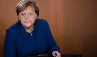 Меркел се оттегля от лидерския си пост