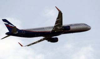 Празен самолет пристигна да прибере руски туристи от Бургас