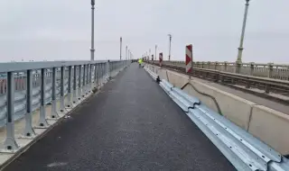 The repaired section of the Danube Bridge near Ruse is being opened in both directions 