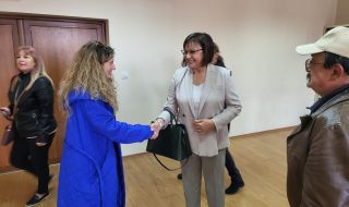 Нинова: Цените на основни храни пак тръгнаха нагоре. Наложително е да се вдигнат доходите на хората