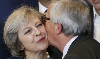 Юнкер към репортер: Ти ли си Тереза Мей? (Видео)