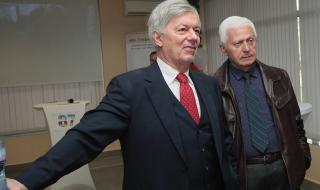 Валентин Михов: Мястото на футболните фенове е по трибуните