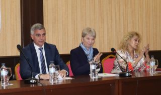 Стефан Янев: България може да бъде гласът на мира в НАТО и ЕС