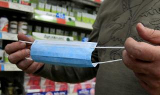 Фармацевти нямат маски дори за себе си