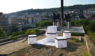Мащабна арт инсталация направиха ученици във Велико Търново
