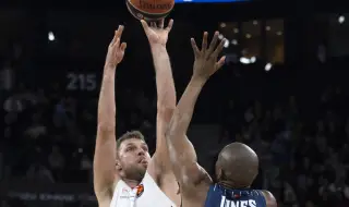 Везенков поведе Олимпиакос към нов успех в Евролигата