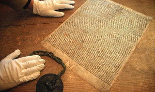 Всички копия на Магна харта заедно за 800-ната годишнина