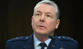 Уволниха шефа на Агенцията за военно разузнаване на САЩ Джефри Круз
