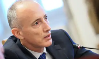 Вълчев: Екраните ерозират мотивацията на учениците за математика и природни науки