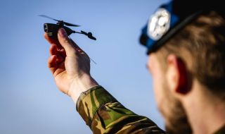 Норвегия ще достави допълнителни 1000 микродрона Black Hornet на Украйна