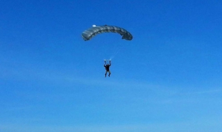 Отбелязваме Деня на военния парашутист