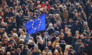 До 2100 г. населението в трудоспособна възраст в ЕС ще намалее с 57 милиона