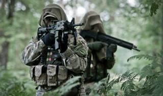 US оръжеен експерт тренира с руски спецназ от "Алфа" и ... (ВИДЕО)