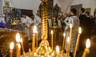 Православни празнуваха днес Коледа в Киев заедно с католиците