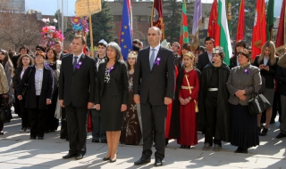 Нова стратегия за българите в чужбина