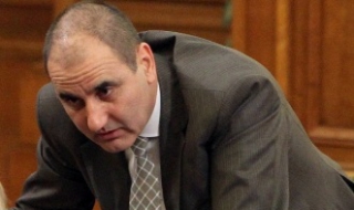 Цветанов във Facebook: Слуховете за коалиция между ГЕРБ и ДПС идват от БСП