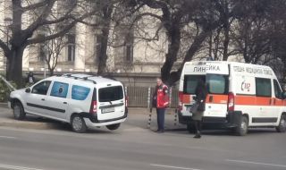 Издирват шофьори, блъснали деца