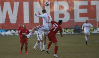 Локомотив изпусна две дузпи и вече не е фаворит за седмото място