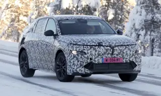 Първи поглед към най-луксозната Lancia