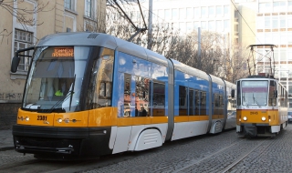 Новите трамваи спестяват тонове вредни емисии